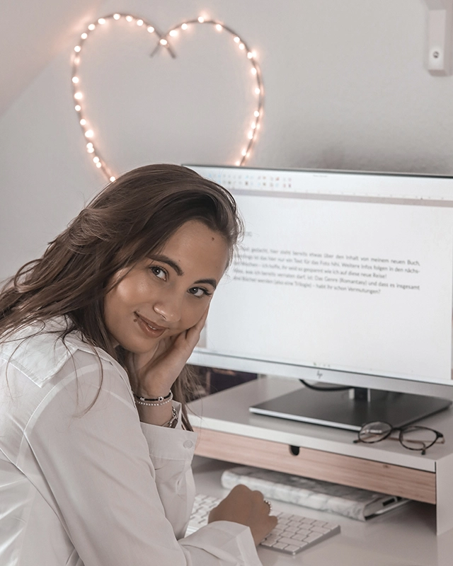 Julia Holz Kontakt
